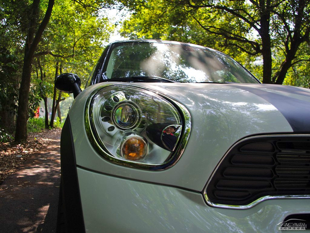 ɫMINI COUNTRYMAN܇^^DƬ