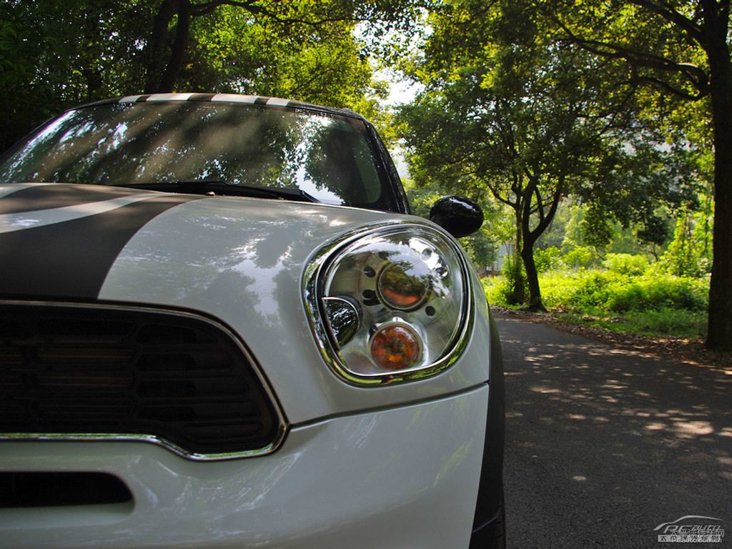 ɫMINI COUNTRYMAN܇^^DƬ