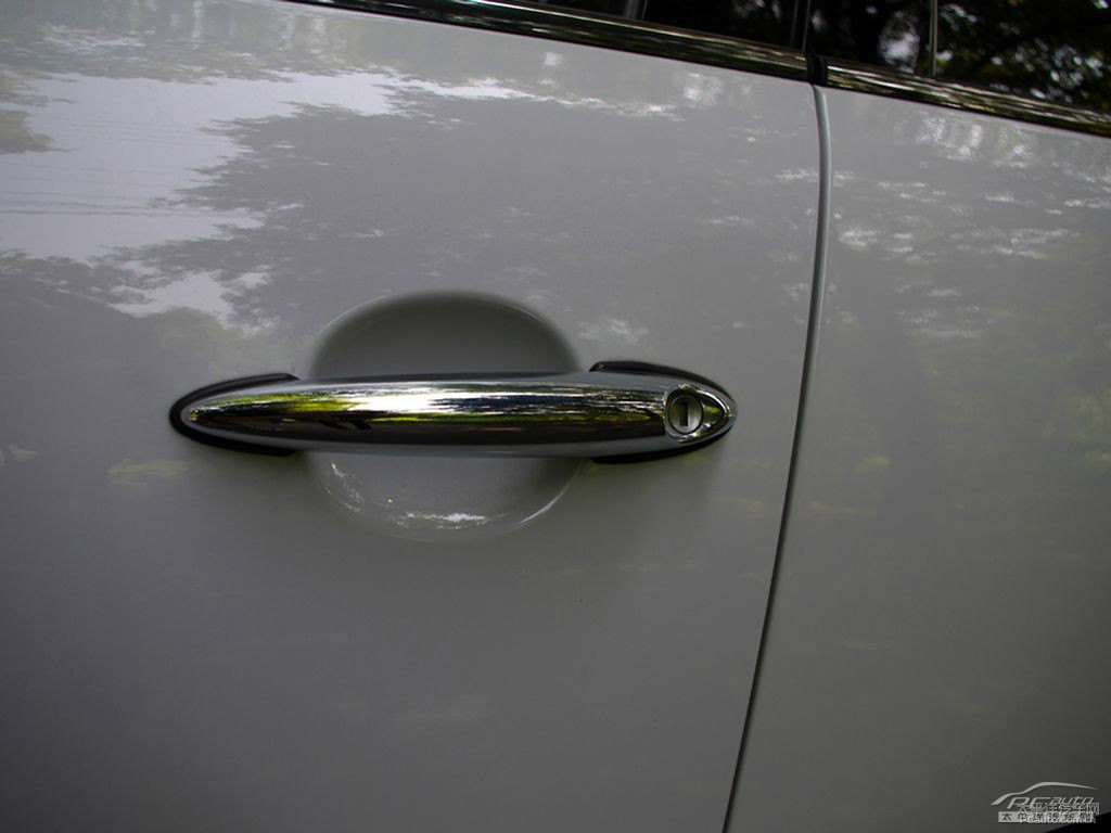 ɫMINI COUNTRYMAN܇^DƬ