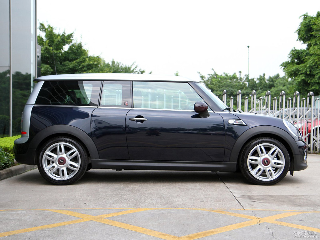 子夜黑MINI CLUBMAN整車(chē)外觀外觀圖片