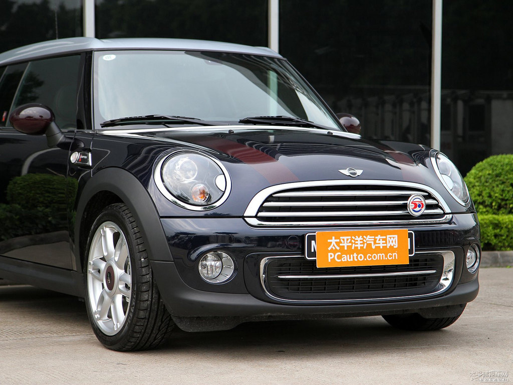 子夜黑MINI CLUBMAN車頭外觀圖片