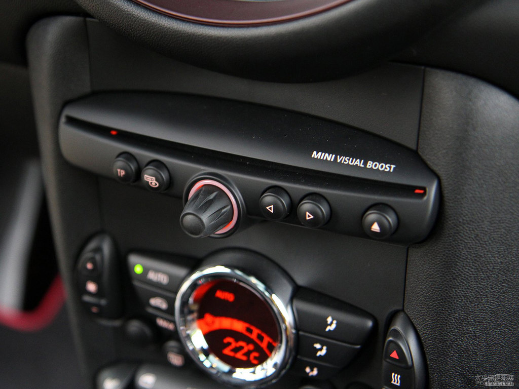 子夜黑MINI CLUBMAN中控內(nèi)飾圖片
