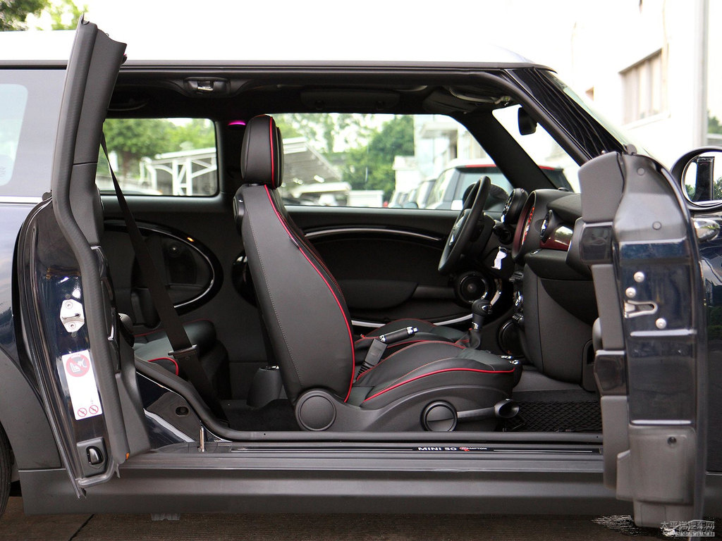 ҹMINI CLUBMAN΃(ni)DƬ
