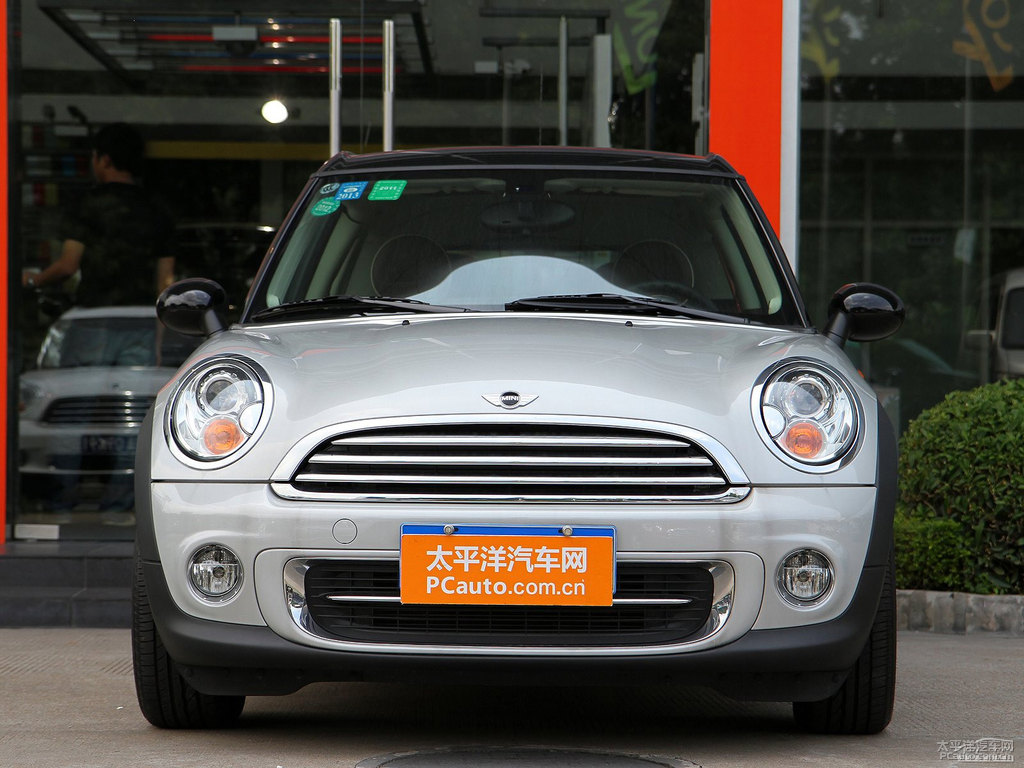 白銀色MINI CLUBMAN整車(chē)外觀外觀圖片