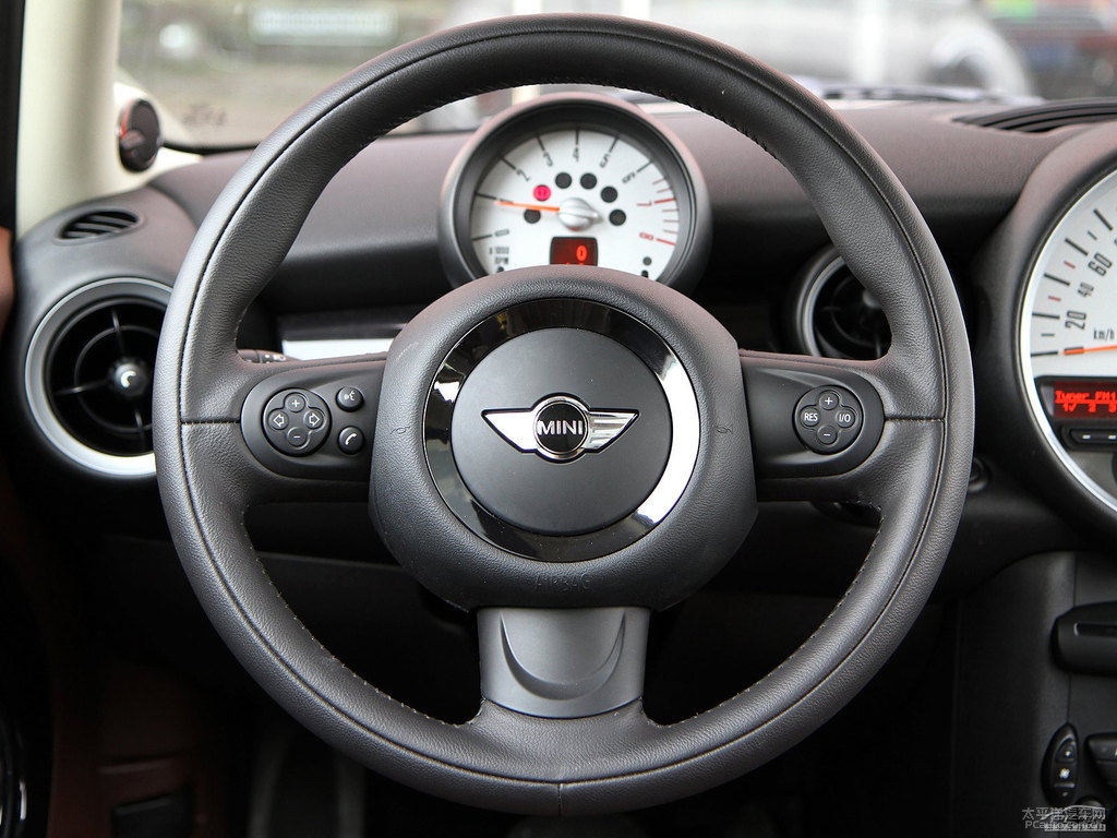 白銀色MINI CLUBMAN中控內(nèi)飾圖片