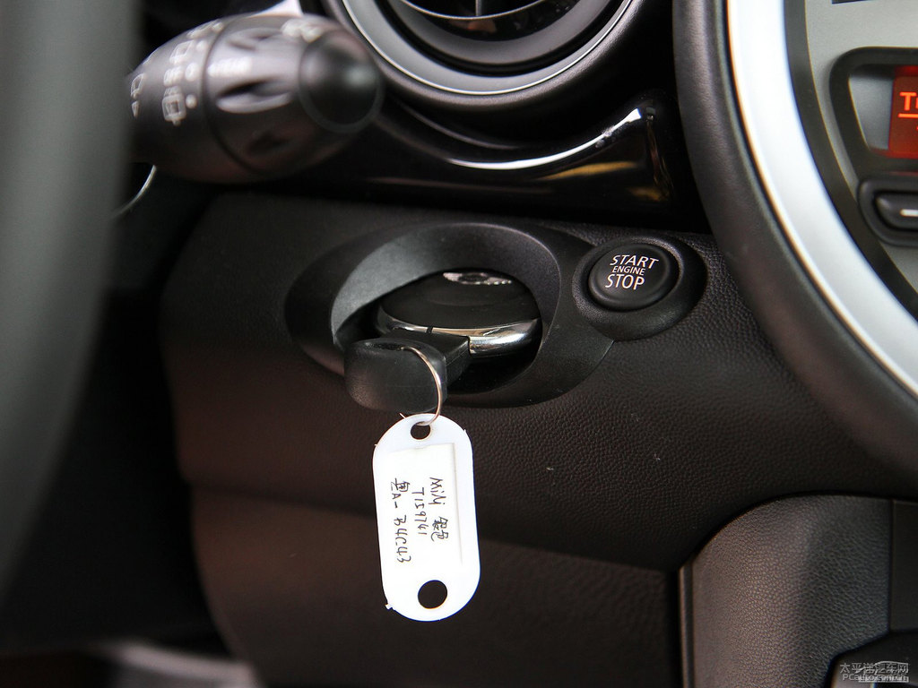 白銀色MINI CLUBMAN中控內(nèi)飾圖片
