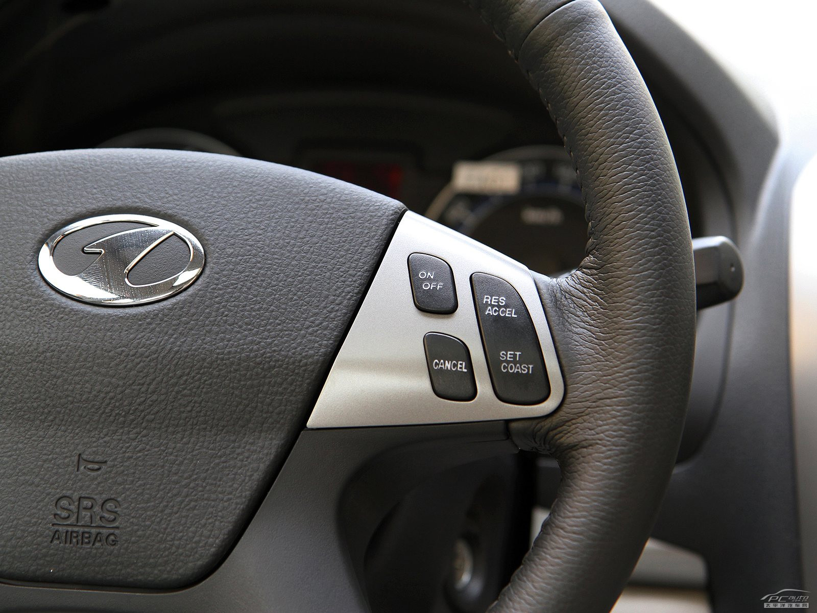 奔騰B50內(nèi)飾高清大圖