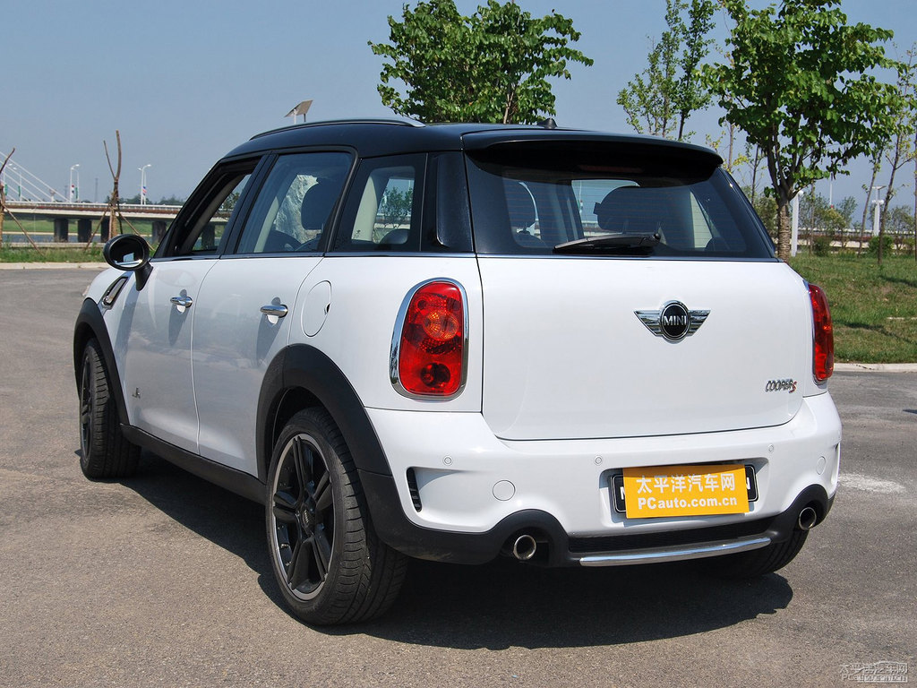 ɫMINI COUNTRYMAN܇^^DƬ