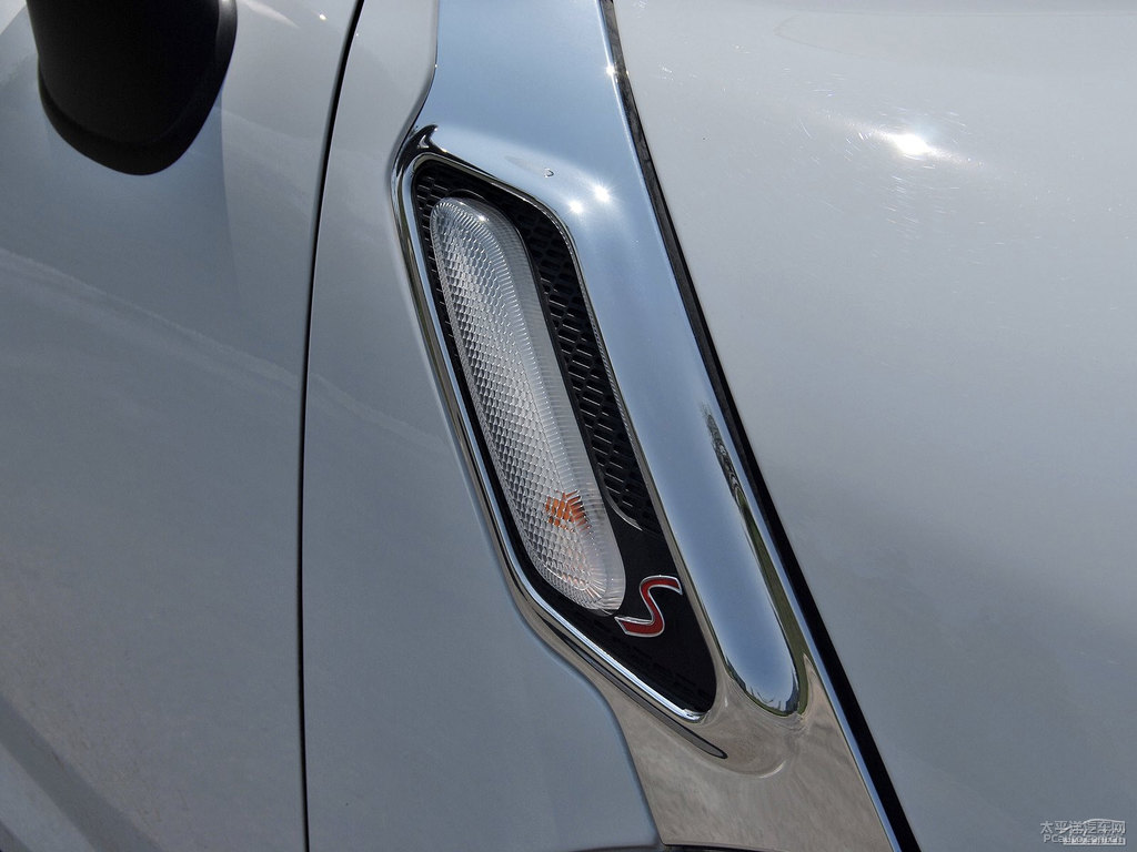 ɫMINI COUNTRYMAN܇^DƬ