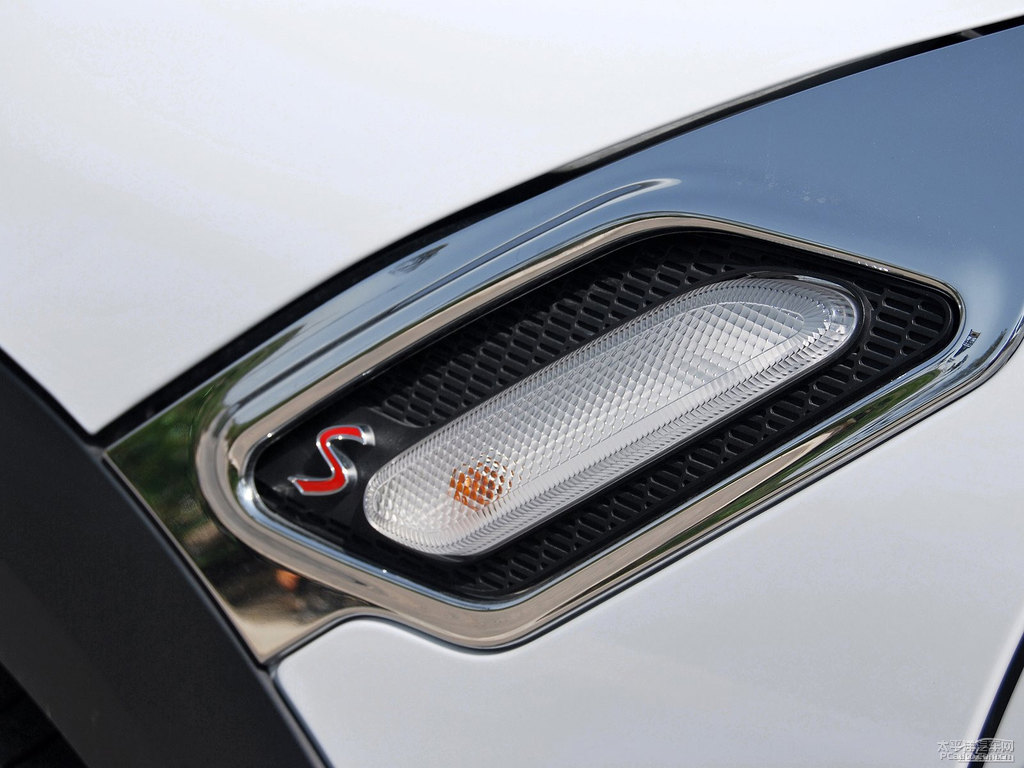 ɫMINI COUNTRYMAN܇^DƬ