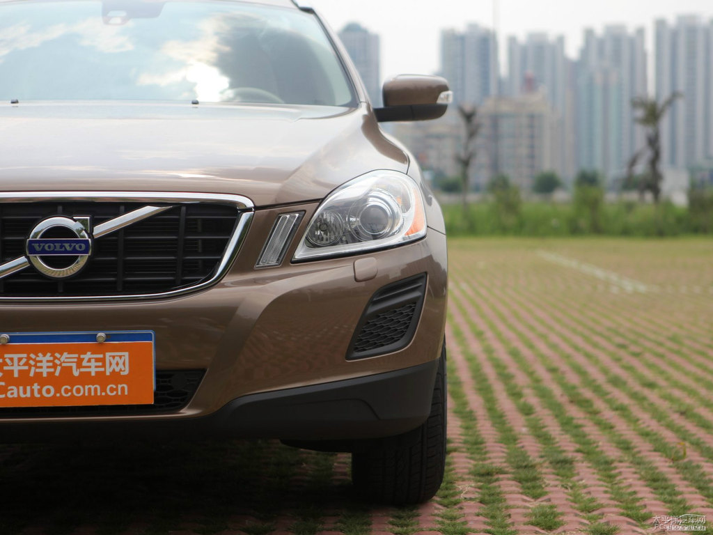 ɫ֠XC60(M)^DƬ