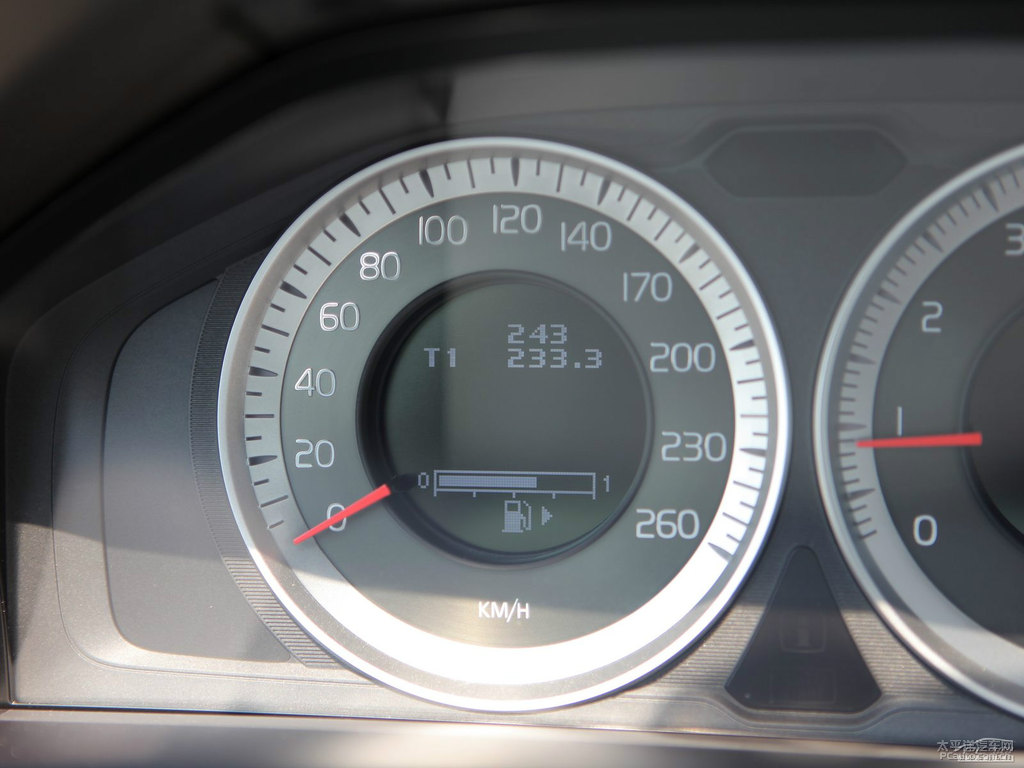 ɫ֠XC60(M(jn))(ni)DƬ