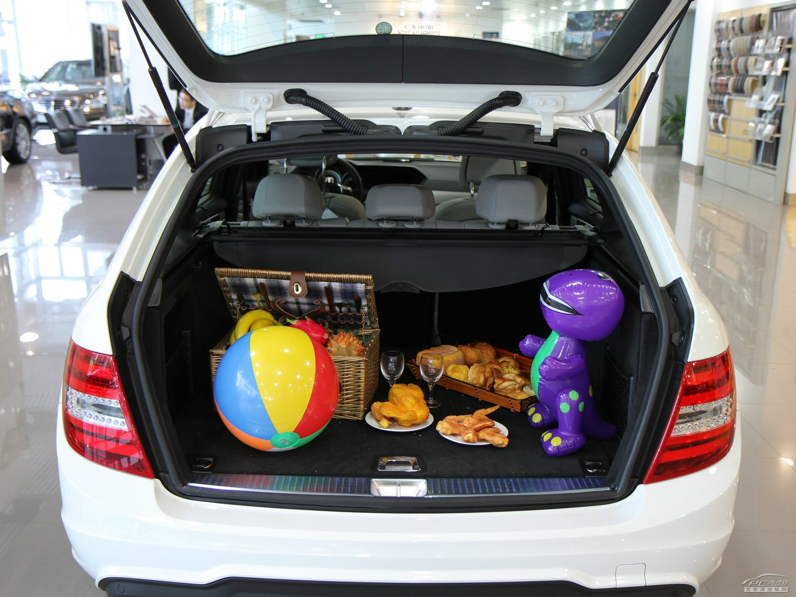 奔馳C級(進口)空間高清大圖