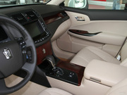 2010款 2.5L Royal 真皮天窗導(dǎo)航版 2010款 2.5L Royal 真皮天窗導(dǎo)航版