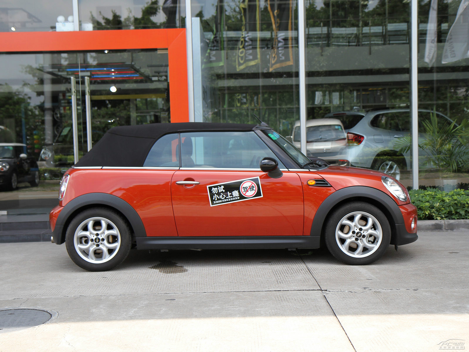 MINI CABRIO外觀高清大圖