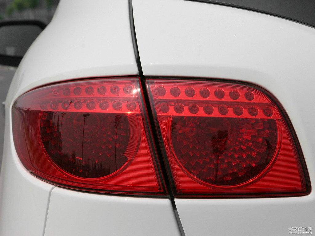 ɰ׼{ǽݴ7 SUV^DƬ