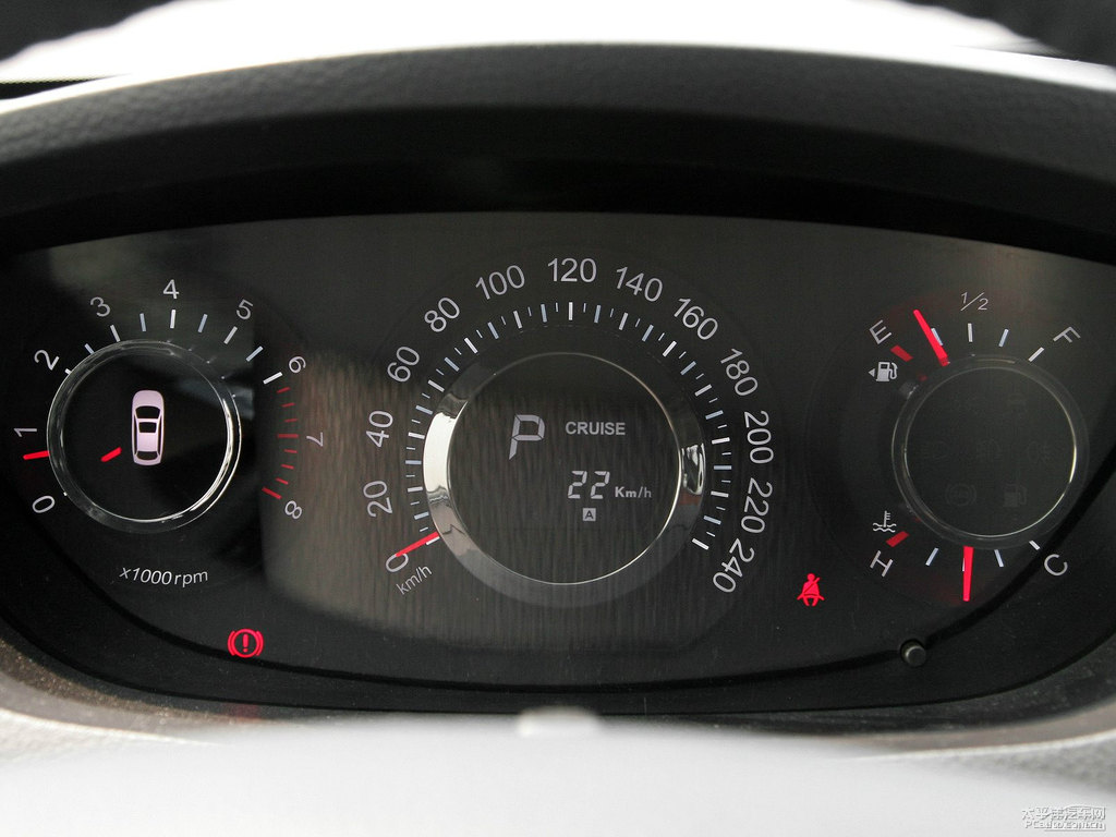 ɰ׼{ǽݴ7 SUV(ni)DƬ