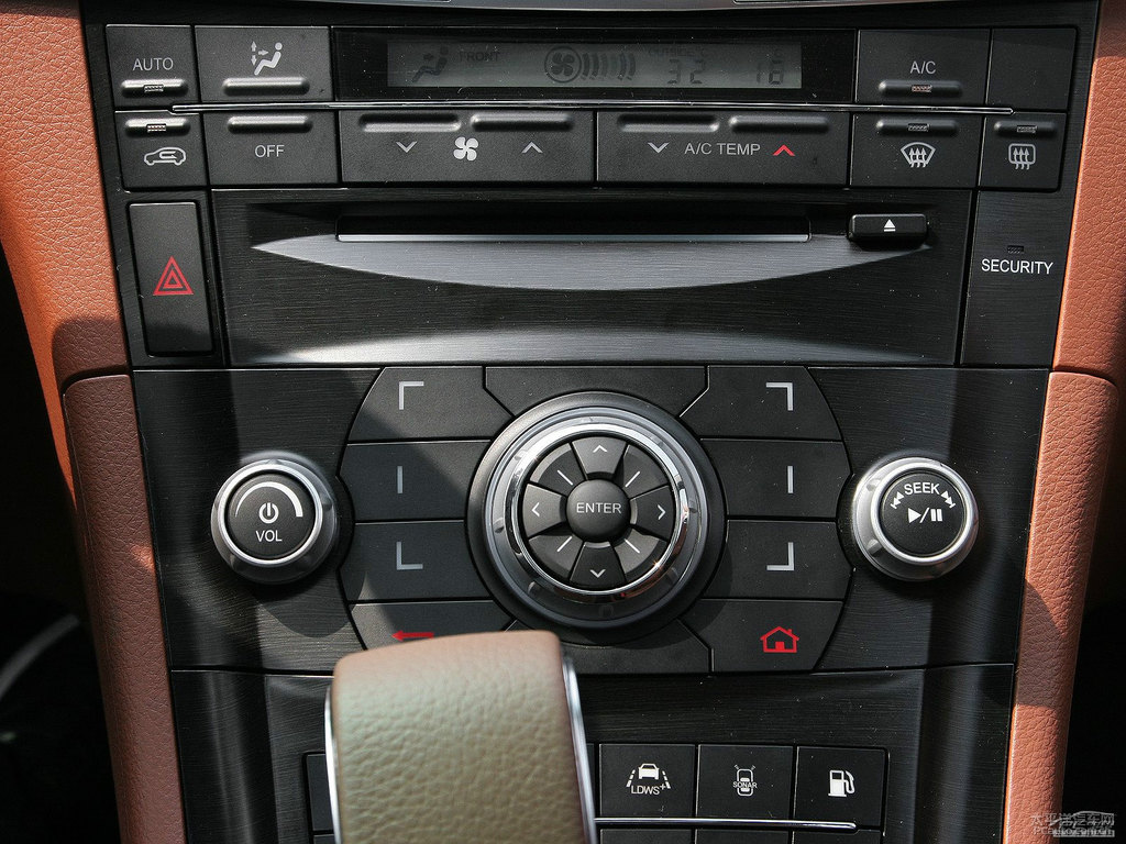 ɰ׼{ǽݴ7 SUV(ni)DƬ