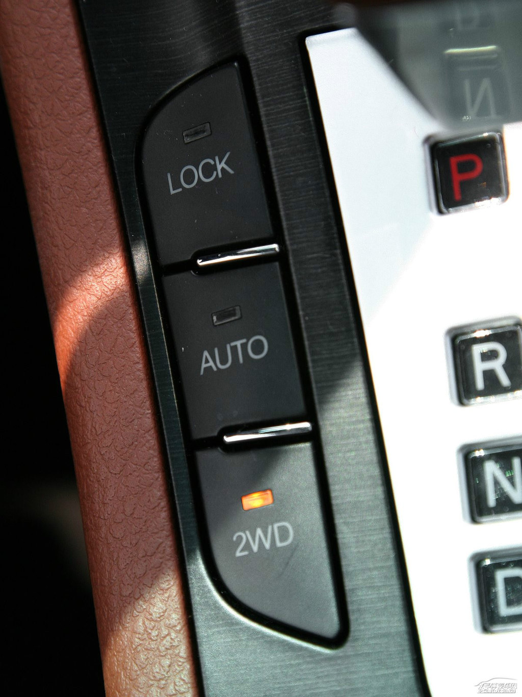 ɰ׼{ǽݴ7 SUV(ni)DƬ