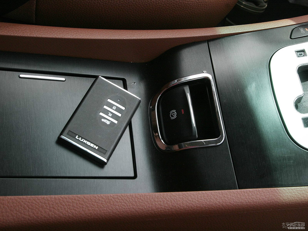ɰ׼{ǽݴ7 SUV(ni)DƬ