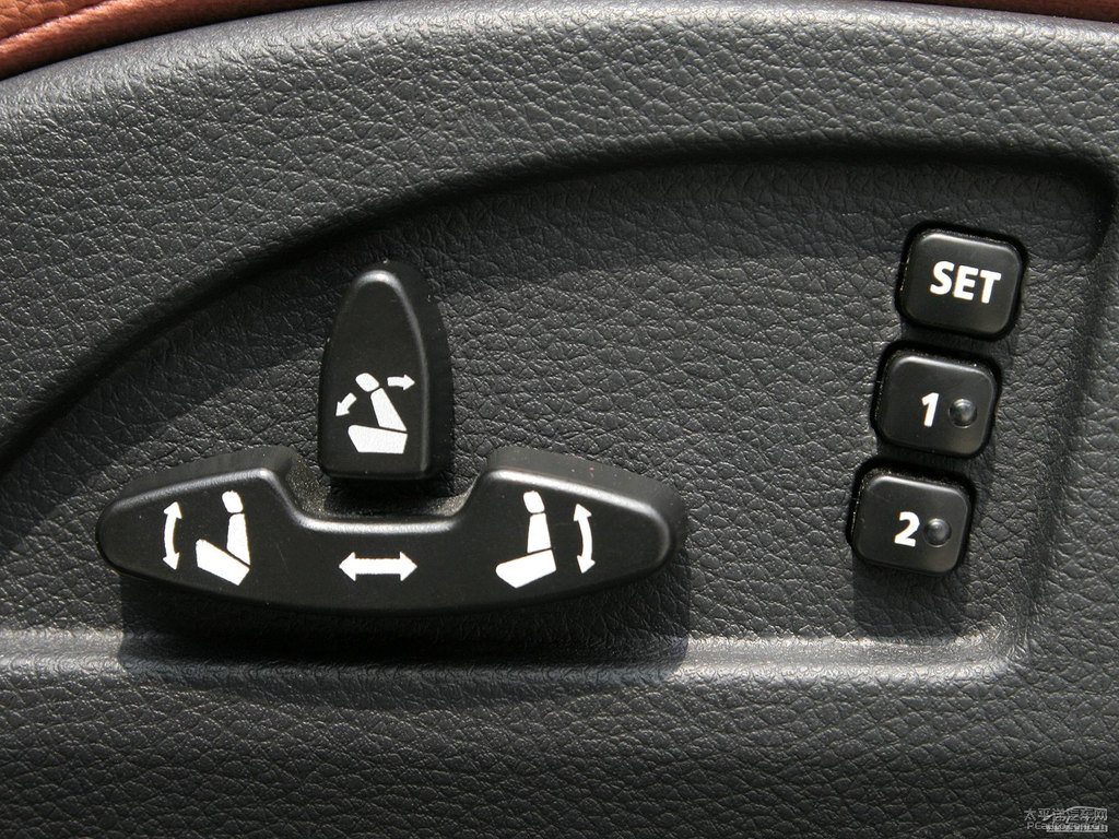 ɰ׼{ǽݴ7 SUV(ni)DƬ
