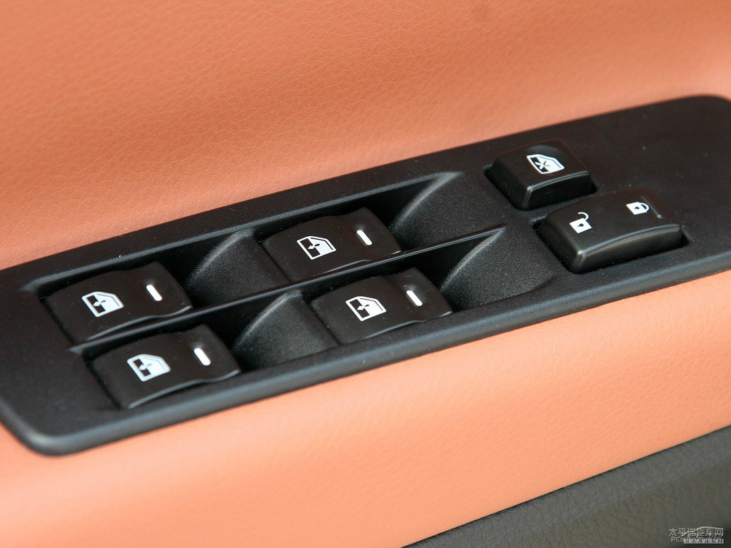ɰ׼{ǽݴ7 SUV(ni)DƬ