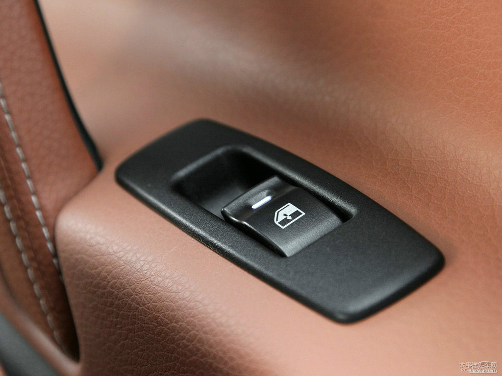 ɰ׼{ǽݴ7 SUV(ni)DƬ