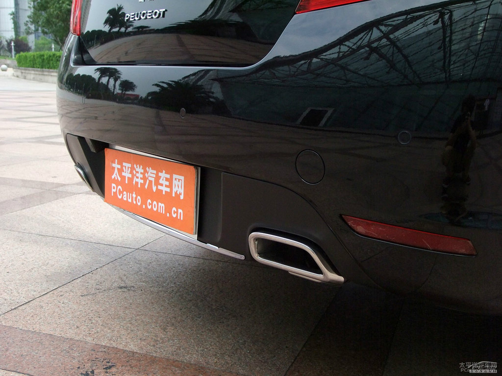 碳晶黑標(biāo)致508車(chē)尾外觀圖片