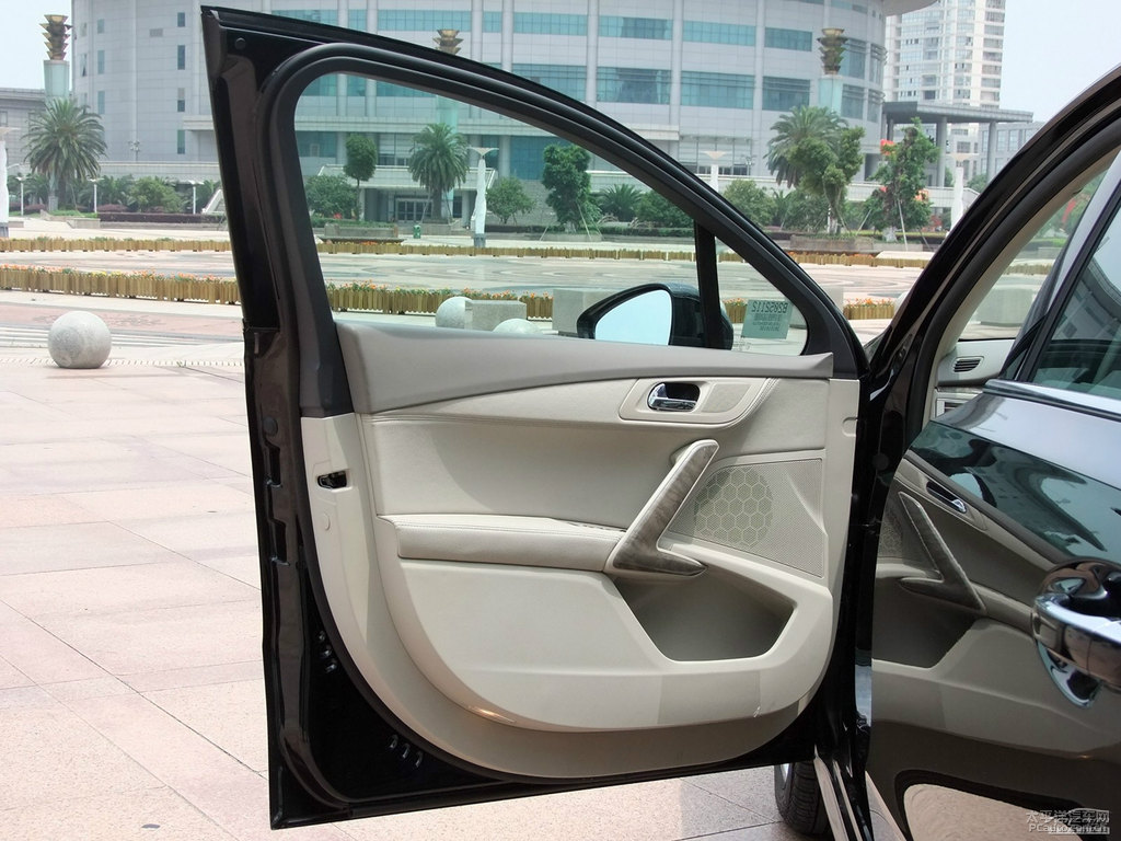 碳晶黑標(biāo)致508車廂內(nèi)飾圖片