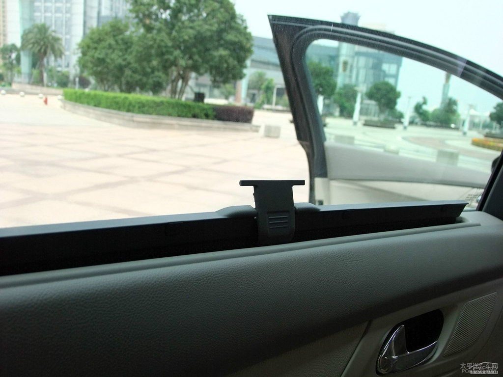 碳晶黑標(biāo)致508車廂內(nèi)飾圖片