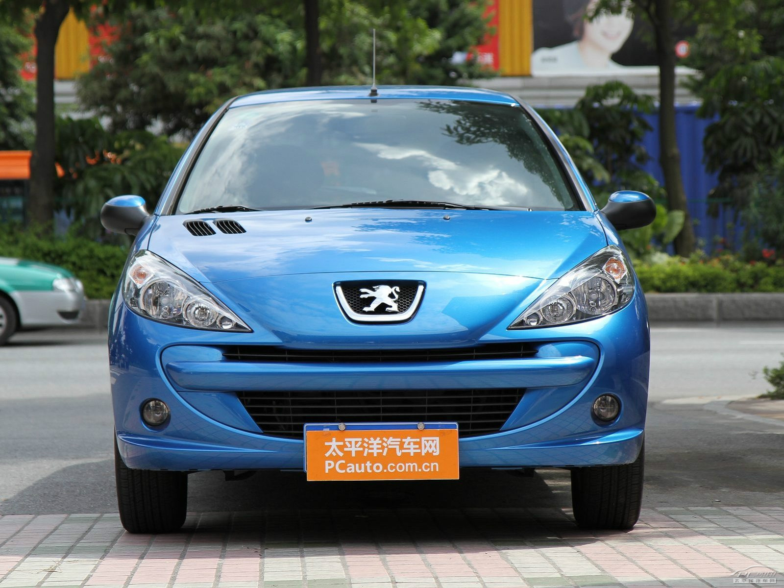 標(biāo)致207外觀高清大圖