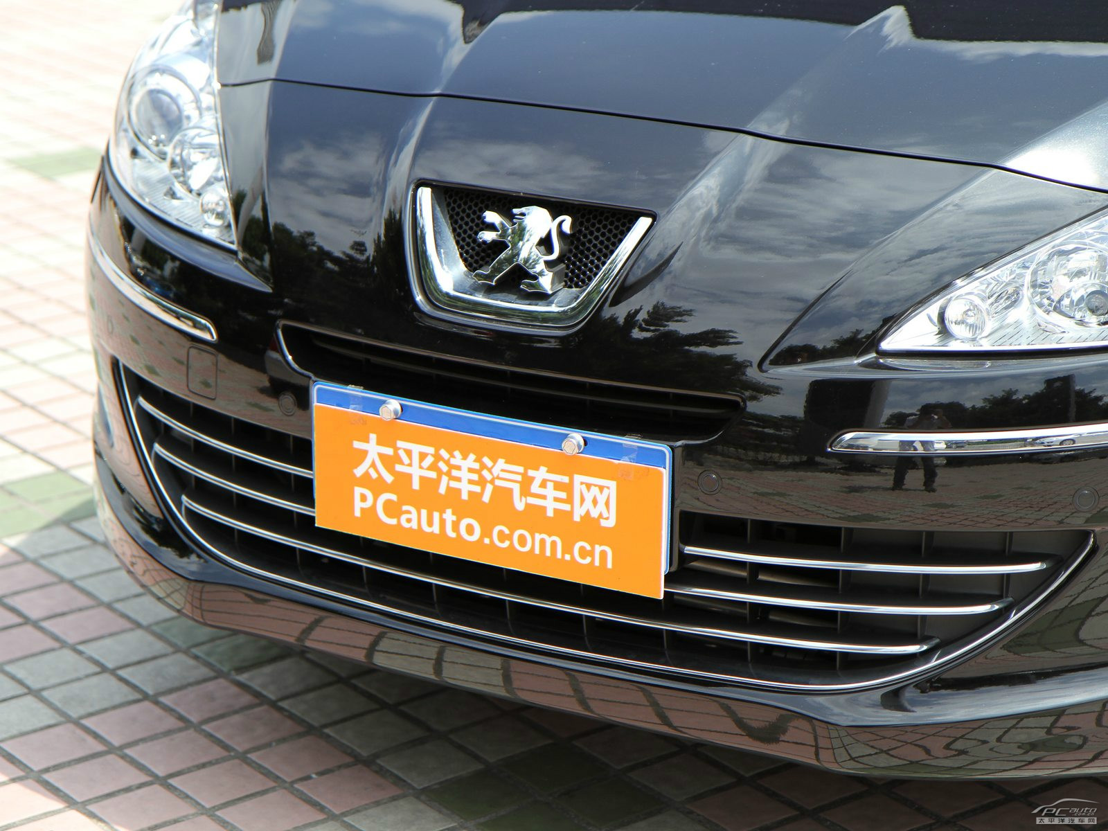 標(biāo)致408外觀高清大圖