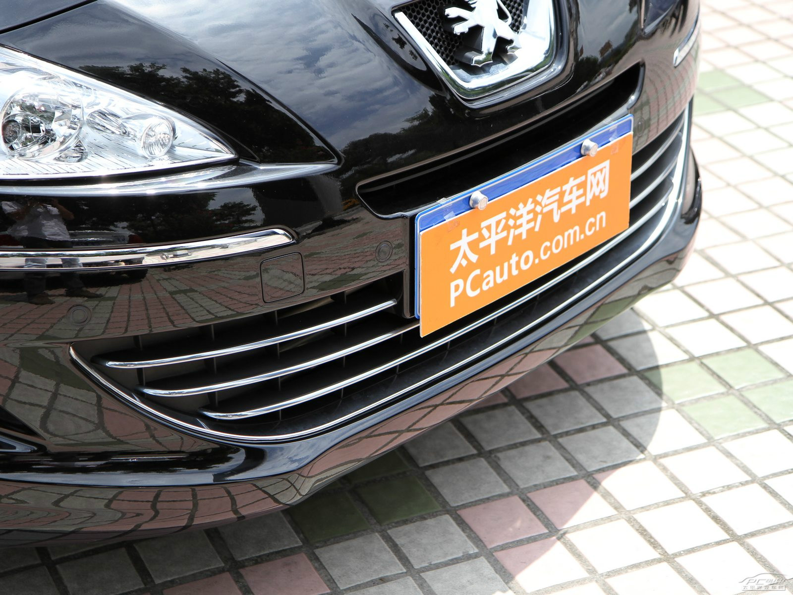 標(biāo)致408外觀高清大圖
