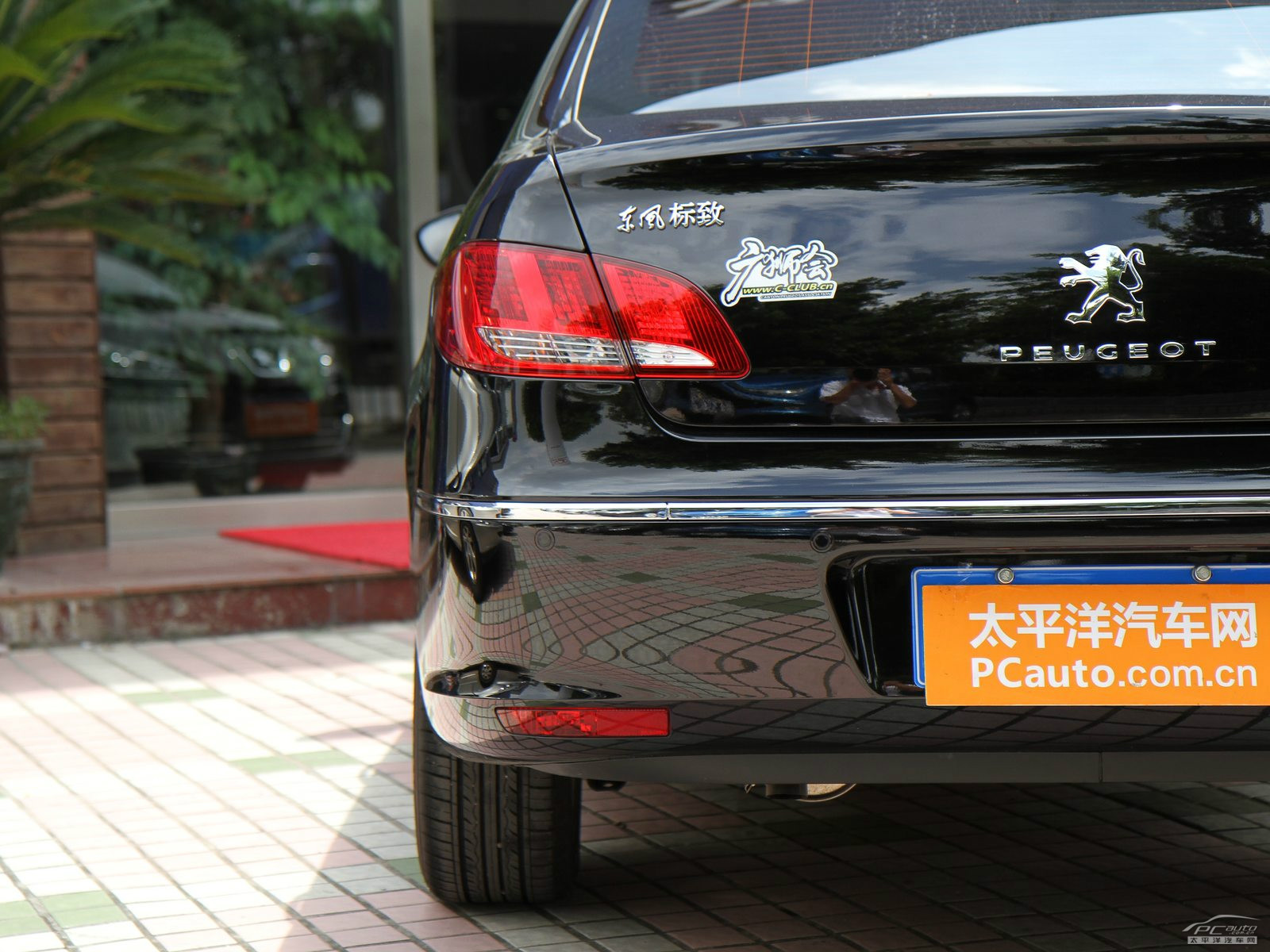 標(biāo)致408外觀高清大圖