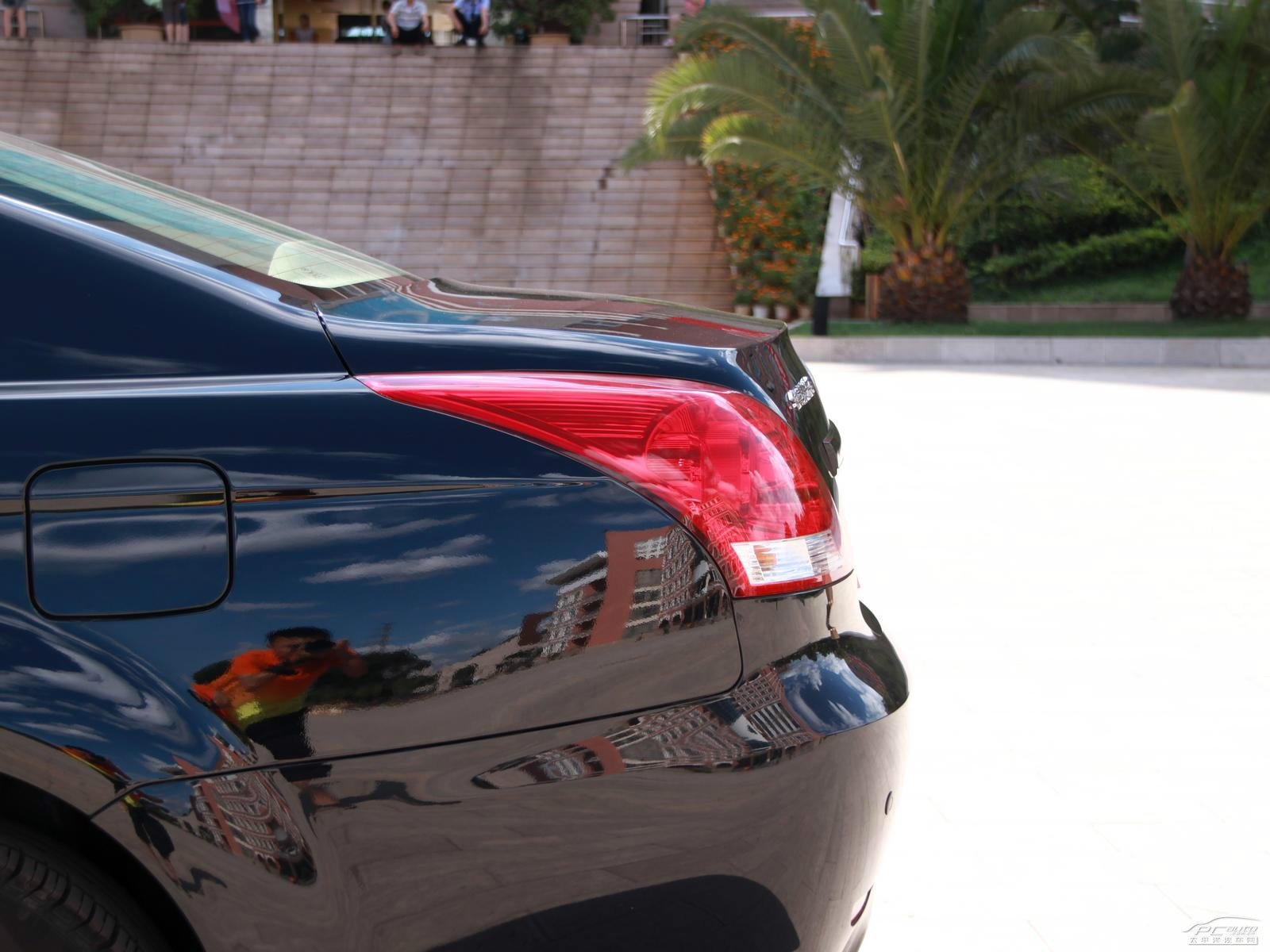 華泰B11外觀高清大圖