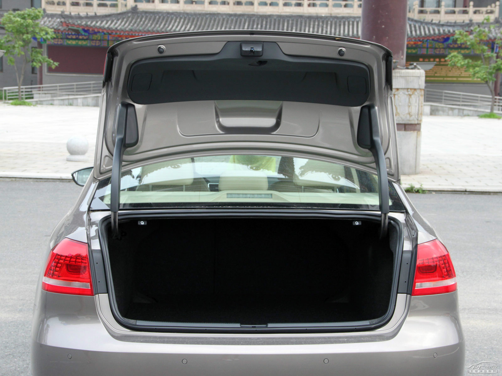 帕薩特空間高清大圖