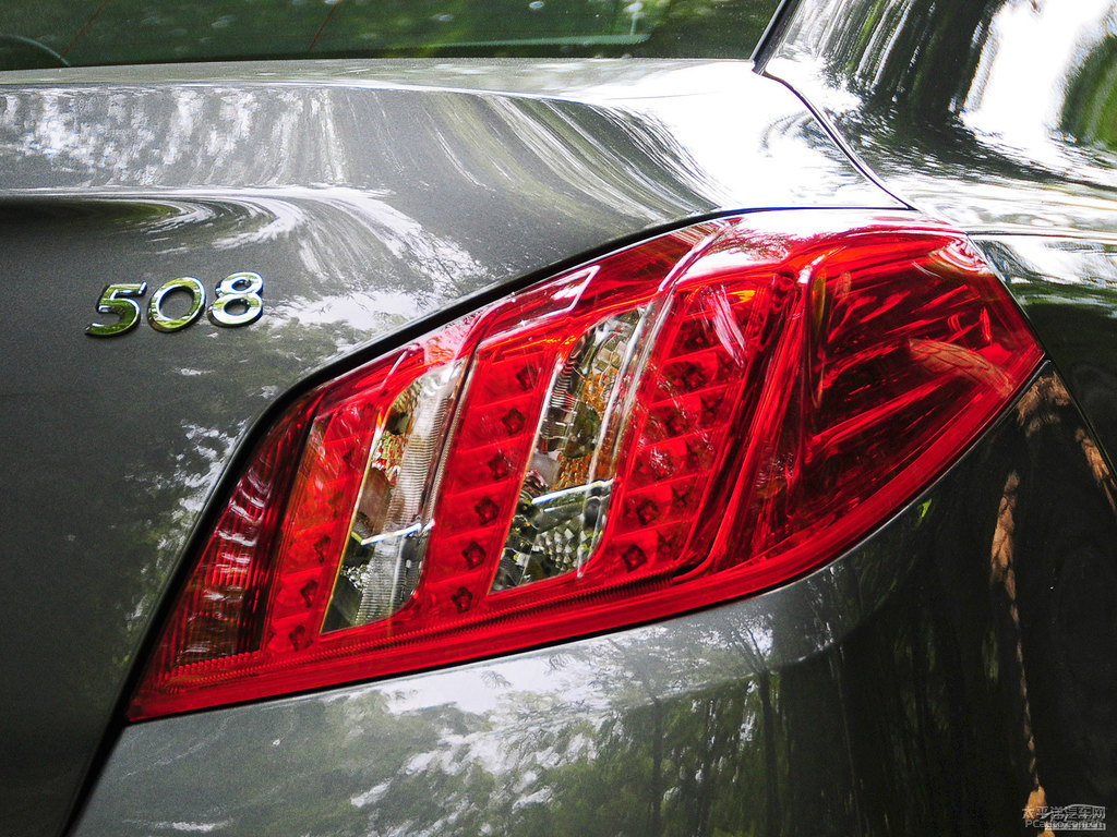 鎢金灰標(biāo)致508車(chē)尾外觀圖片