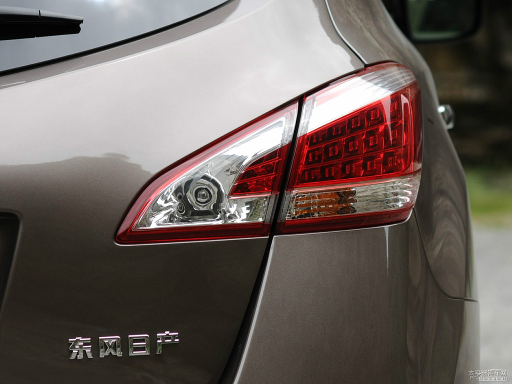 流砂金樓蘭車尾外觀圖片