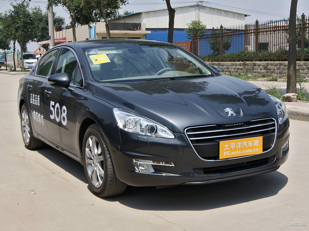 鎢金灰標(biāo)致508整車(chē)外觀外觀圖片