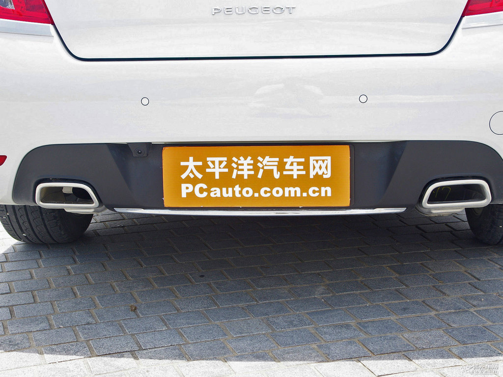 珠光白標(biāo)致508車(chē)尾外觀圖片