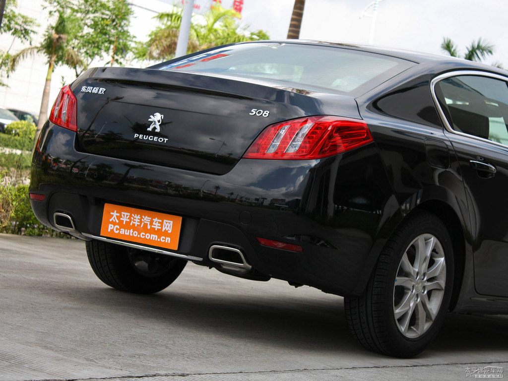 碳晶黑標(biāo)致508車尾外觀圖片