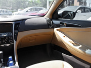 2011款 2.0L LUX 自動 至尊版 2011款 2.0L LUX 自動 至尊版