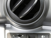 2011款 1.0L SE MT 2011款 1.0L SE MT