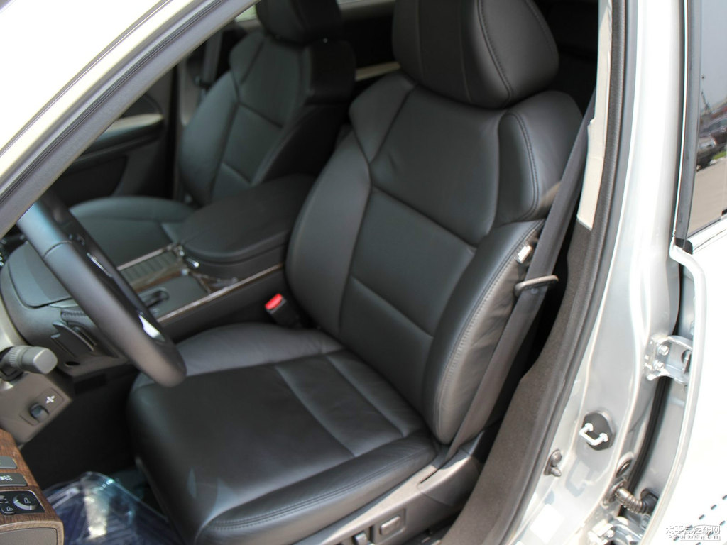 銀色謳歌MDX座椅內(nèi)飾圖片