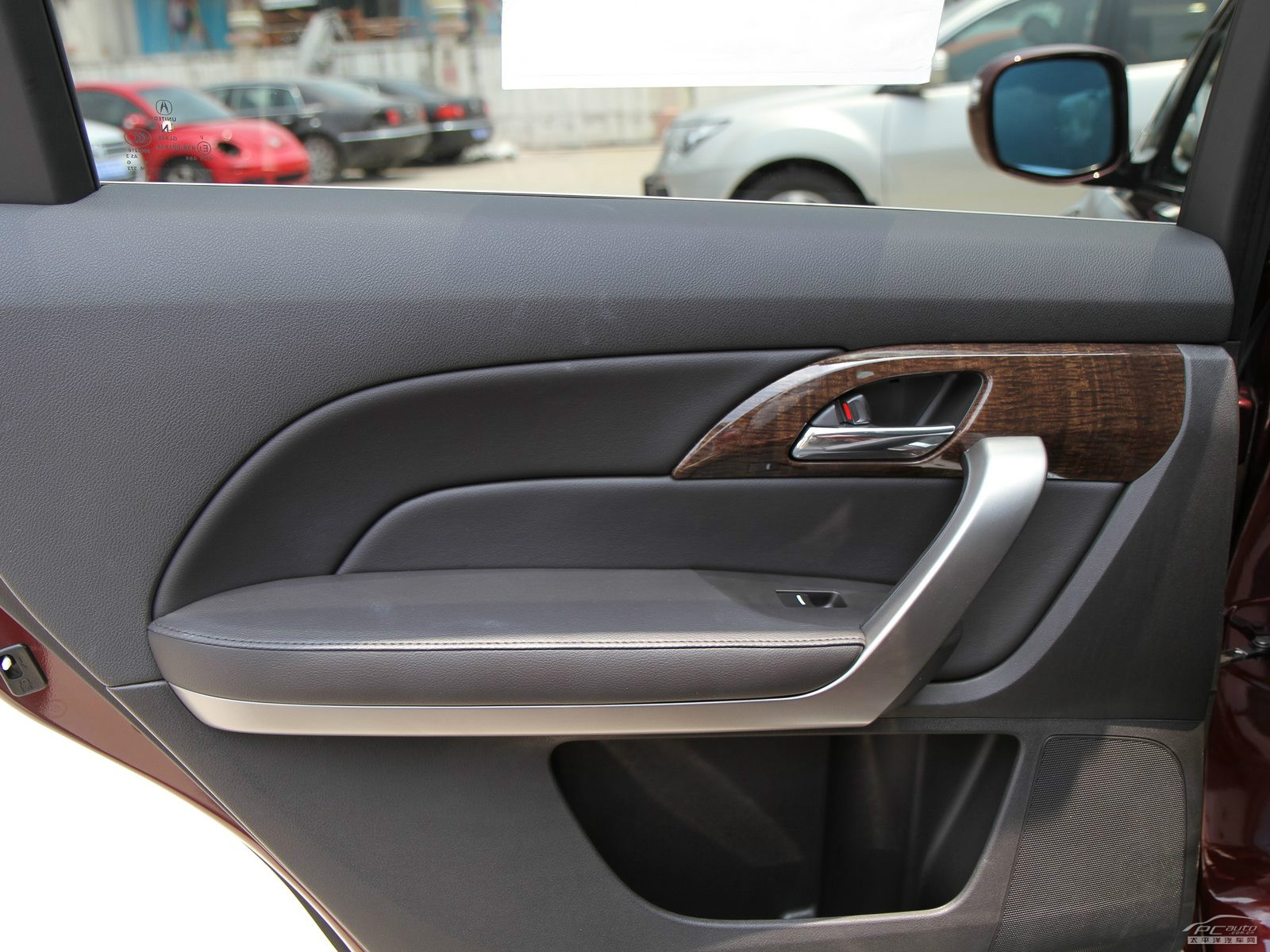 謳歌MDX內(nèi)飾高清大圖