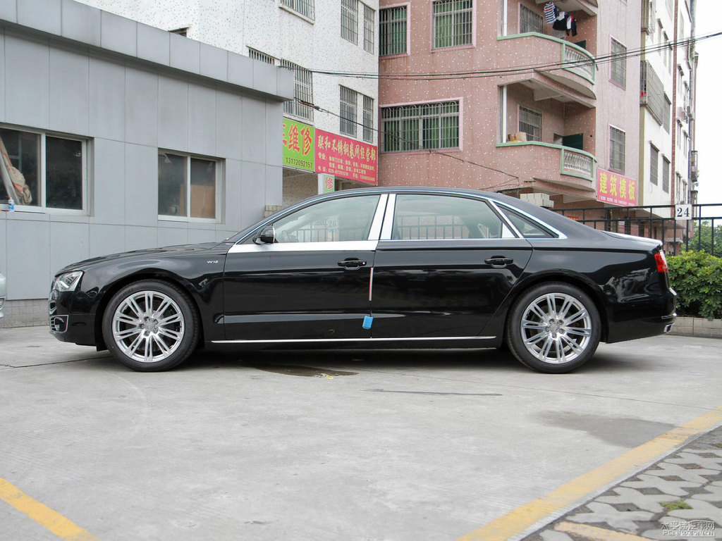 墨玉黑奧迪A8L外觀圖片