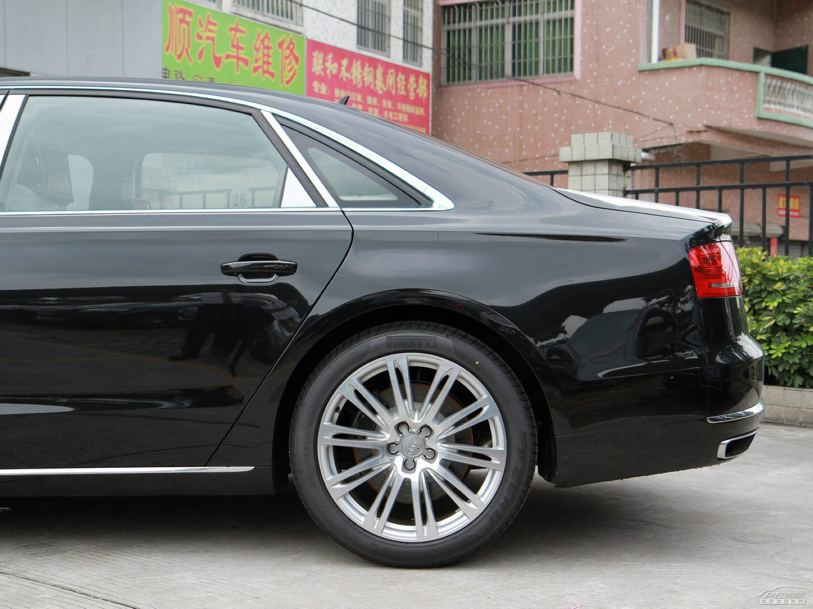 奧迪A8L外觀高清大圖