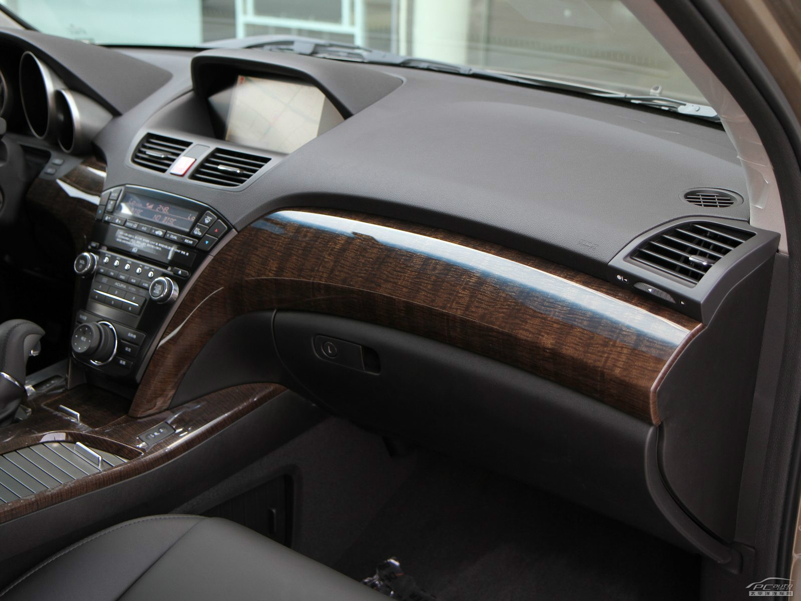 謳歌MDX內(nèi)飾高清大圖