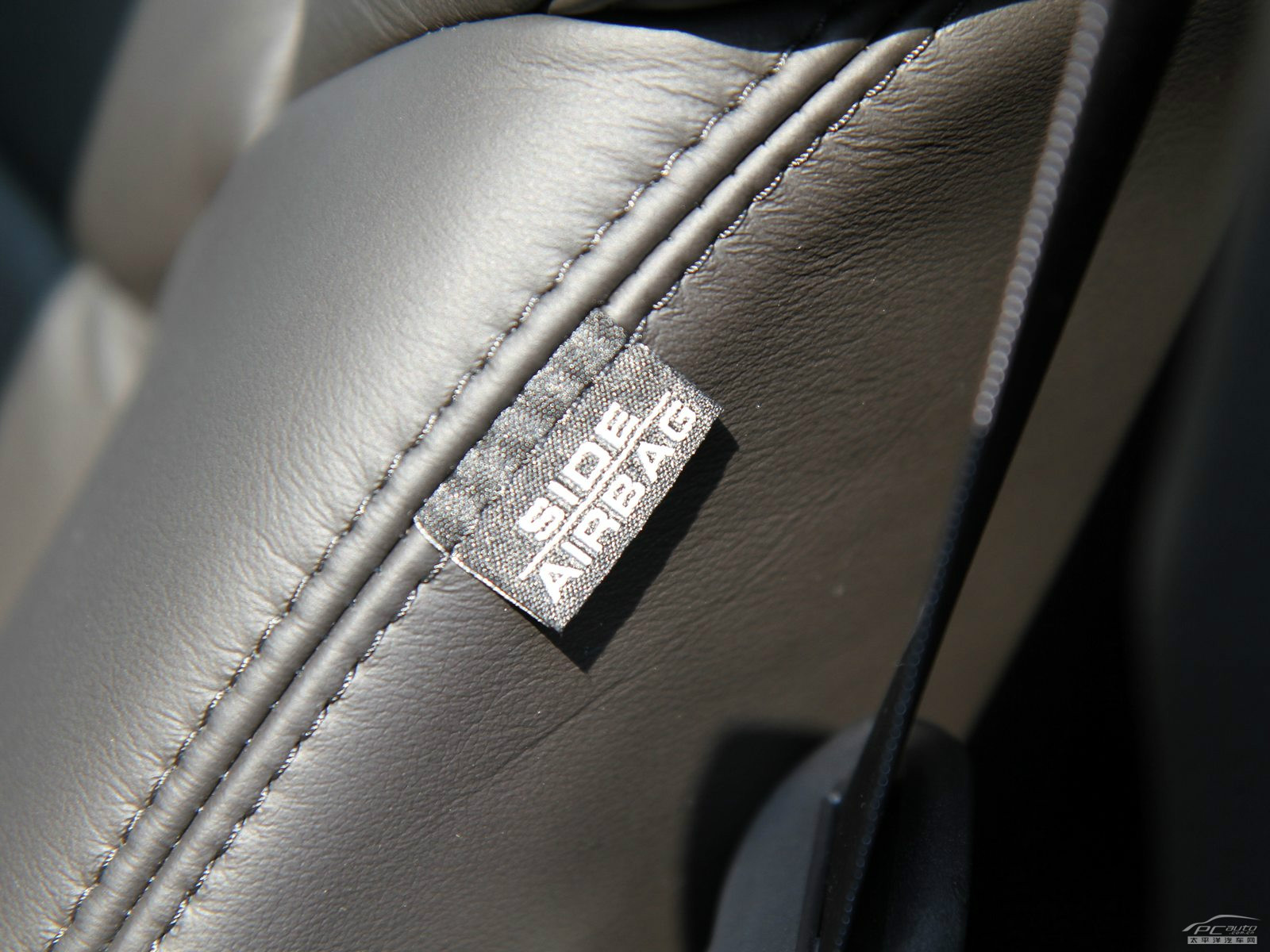 謳歌MDX內(nèi)飾高清大圖