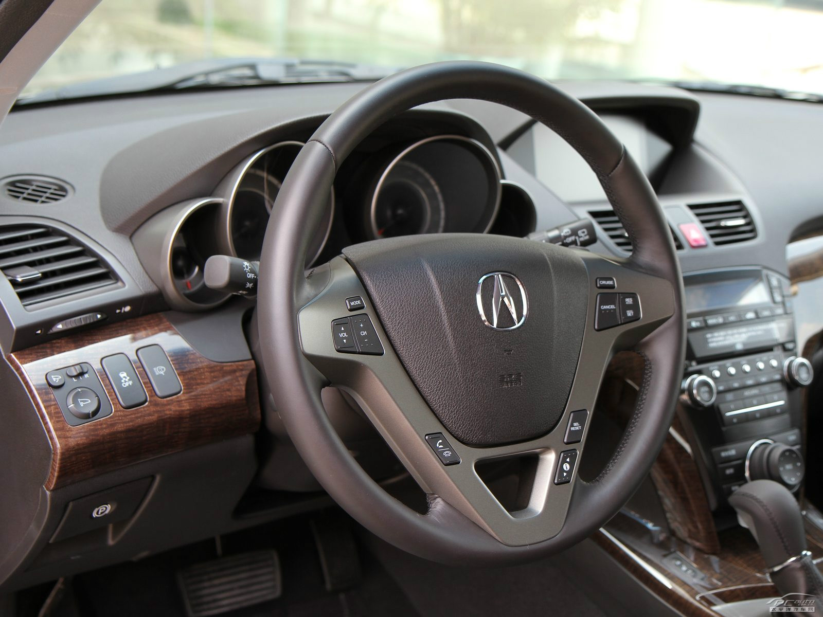 謳歌MDX內(nèi)飾高清大圖